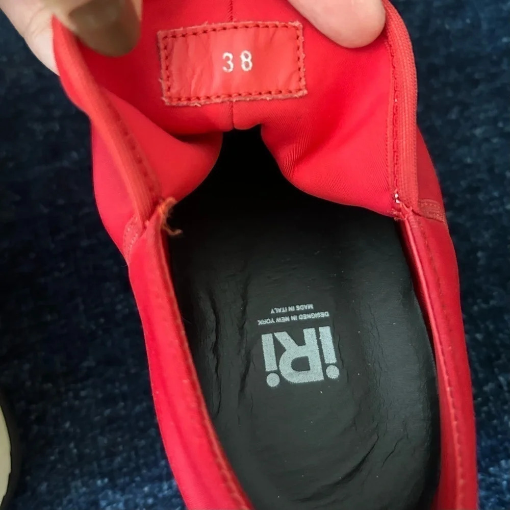 iRi unisex WES I‎ Red Low Top Sneaker - Picture 8 of 9